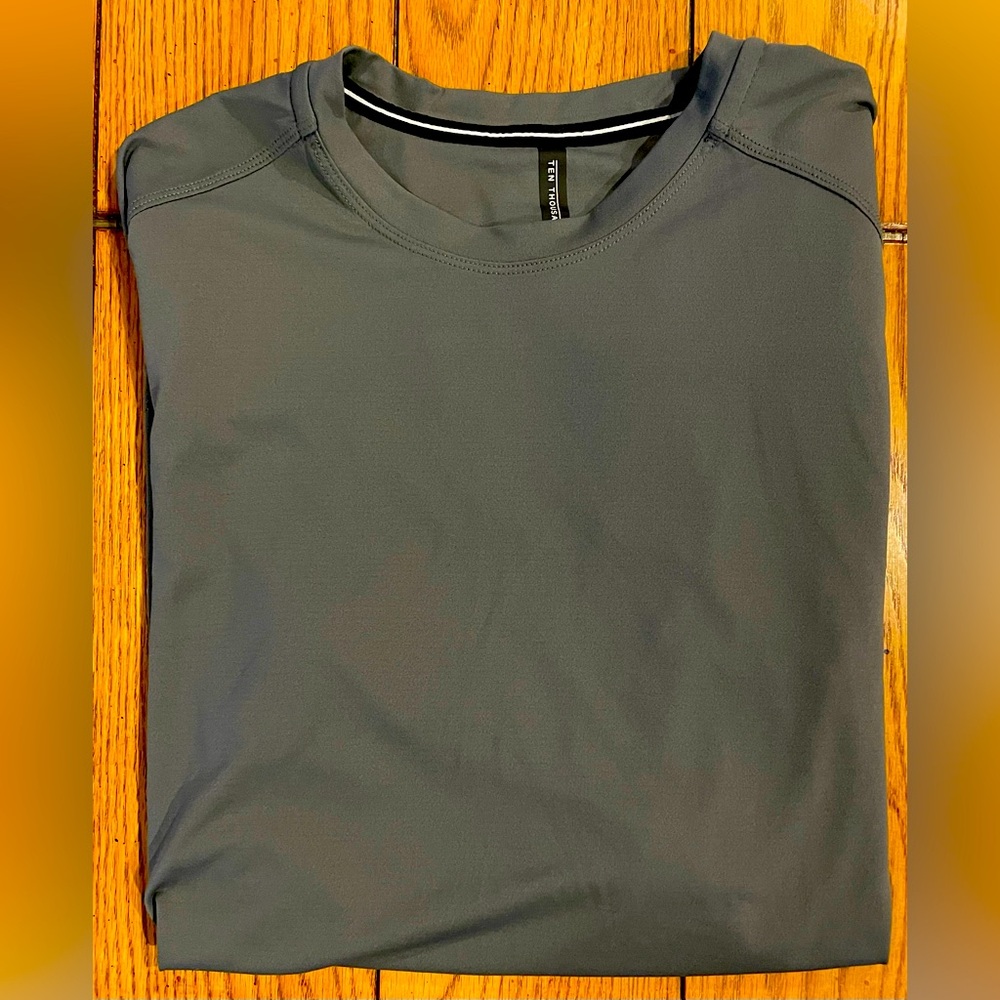 EUC Ten Thousand Men’s Long Sleeve Session Shirt, size small, Iron color